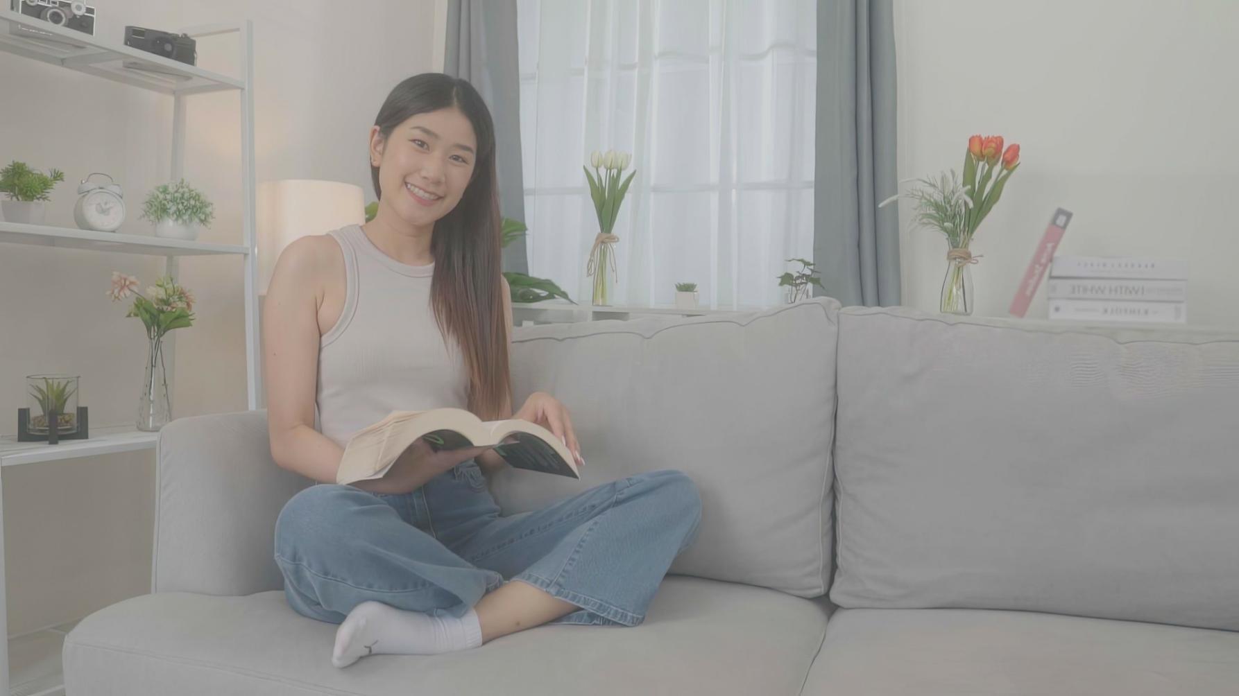 Gráficos financieros y análisis de mercado en pantalla digital